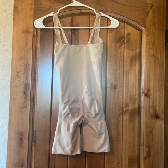 Assets by spanx shapewear - Picture 2 of 2